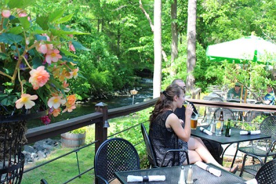 THE 25 MOST GORGEOUS & DELICIOUS OUTDOOR DINING SPOTS STATEWIDE